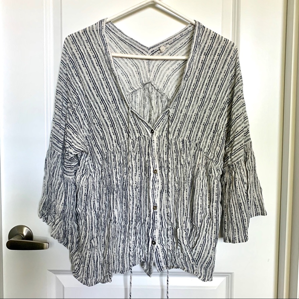 En Créme Flowy Summer Blouse Bell Sleeves Large